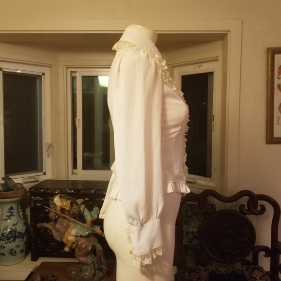 Innocent World Rose Lace Frill Lolita Blouse - Picture 3 of 7